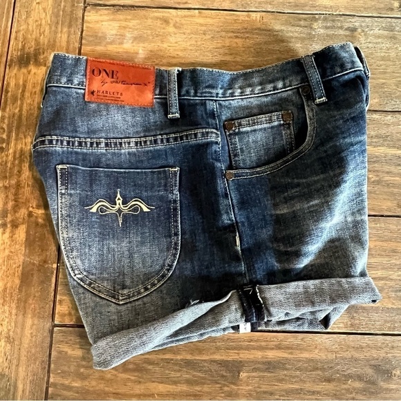 One Teaspoon Jean Shorts - Picture 10 of 14